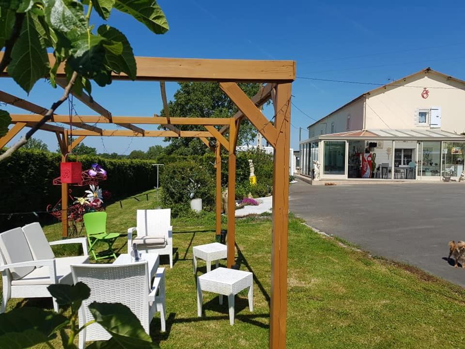 Les Essarts Chez Val Et Fred 85住宿加早餐旅馆 外观 照片